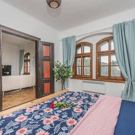 Carolina'S Romantic Apartment Hradec Králové Esterno foto