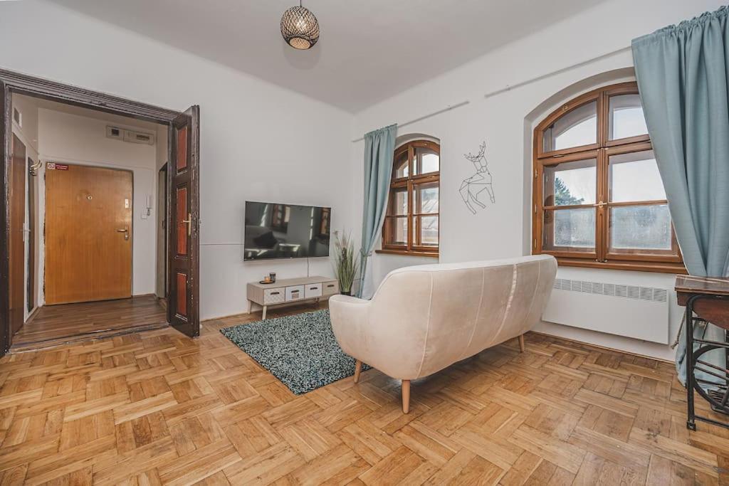 Carolina'S Romantic Apartment Hradec Králové Esterno foto