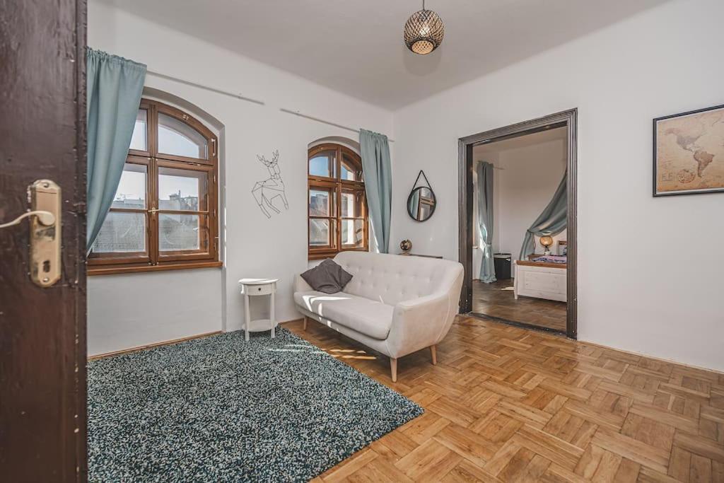 Carolina'S Romantic Apartment Hradec Králové Esterno foto