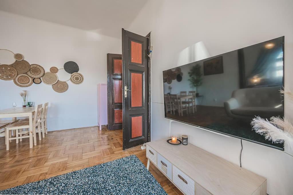 Carolina'S Romantic Apartment Hradec Králové Esterno foto