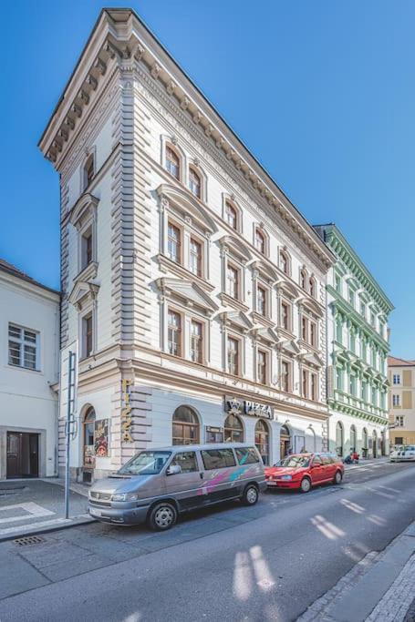 Carolina'S Romantic Apartment Hradec Králové Esterno foto